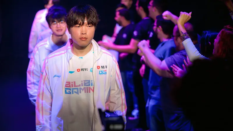 22.000 Dollar Strafe: BLG-Star Bin verweigert Fan-High-Fives, LPL schlägt zu