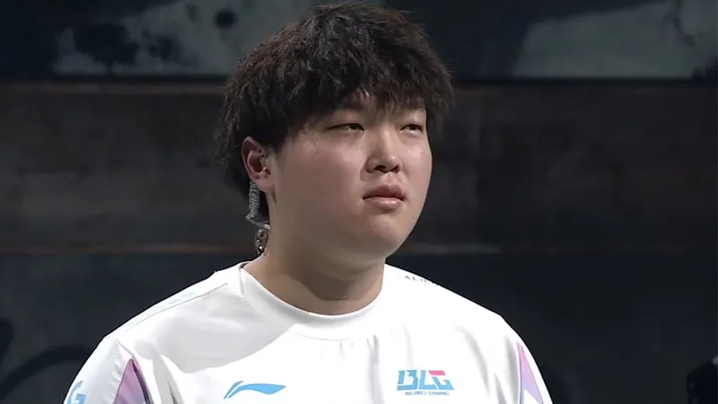 22.000 Dollar Strafe: League-of-Legends-Profi Bin verweigert Fans High-Fives