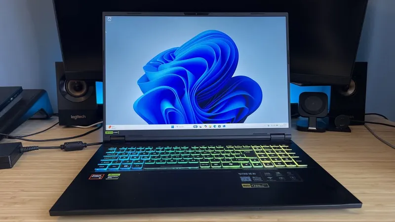 Acer Nitro 18 AI: Großer Gaming-Bildschirm, kleineres Budget, und ein paar verlorene Frames