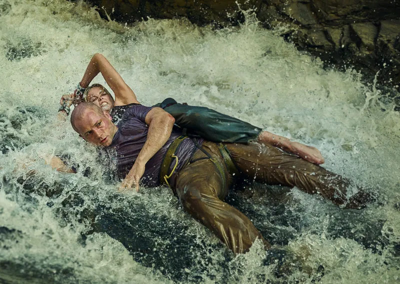 Apex Review: Wenn Charlize Theron zum Predator wird