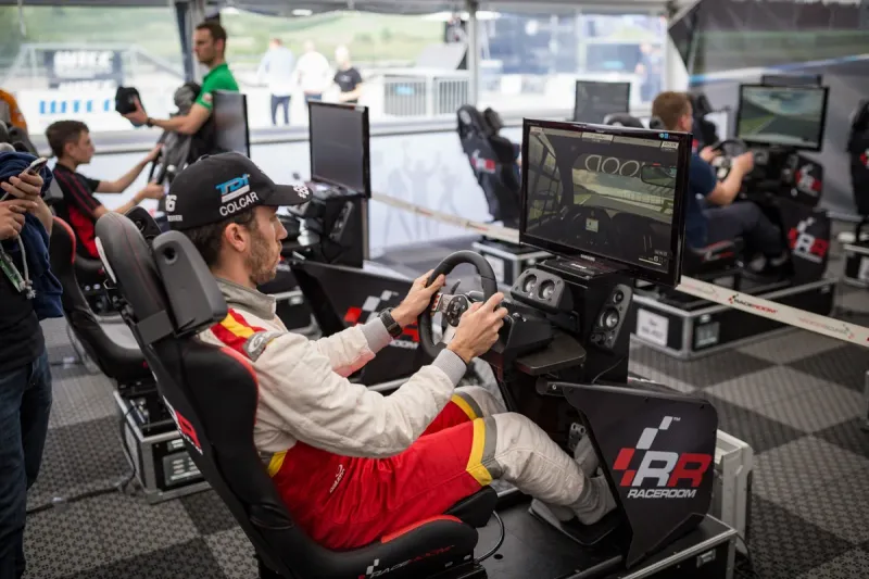 Corsair übernimmt Trak Racer: Komplette Hardware-Suite für Sim-Racing