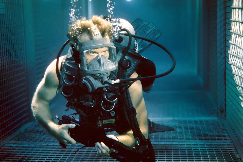 Deep Blue Sea: Der Sci-Fi-Horror-Klassiker ist zurück und schockiert noch immer