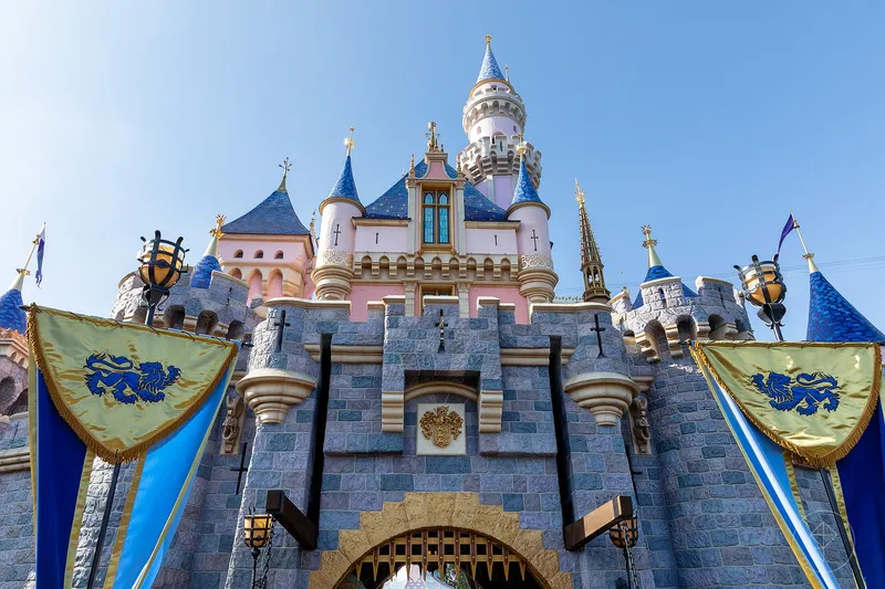 Disney-Parksim: Planet-Coaster-Macher Arbeiten Offenbar am Maus-Haus-Traum