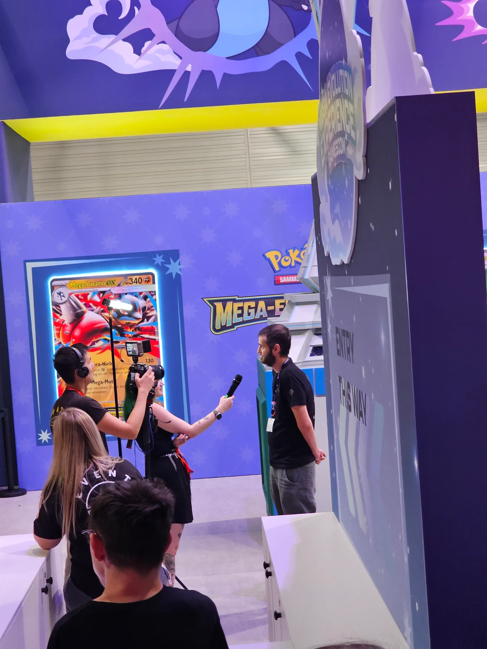 Gamescom 2025: Pokemon zeigt Mega-Karten so gross wie Tueren