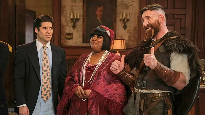 Ghosts kostenlos: CBS-Sitcom jetzt gratis auf Pluto TV