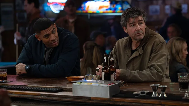 Lanterns-Autor Damon Lindelof bittet Fans um Geduld nach dem Schock-Tod in Episode 1