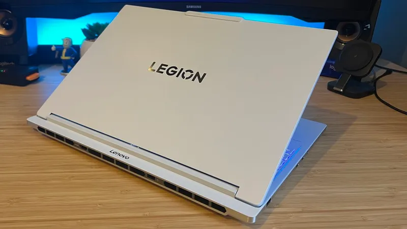 Lenovo Legion 7a: Die 12GB RTX 5070 im harten Realitätscheck