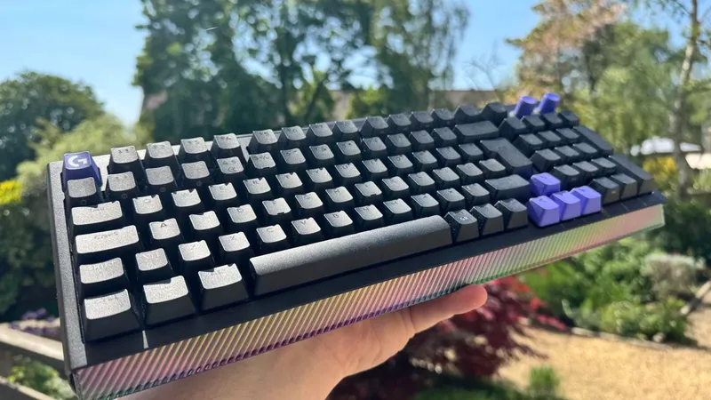 Logitech G512 X: Präzision trifft auf neue Schalter-Technik