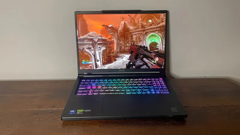MSI Crosshair 16 Max HX E2W im Test: Mittelklasse-Leistung zum Premium-Preis