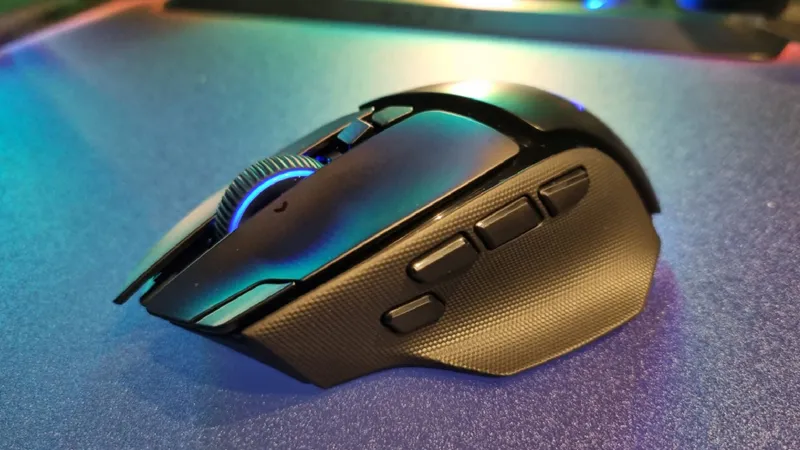 Razer Basilisk V4: 180-Grad-Drehung per Knopfdruck