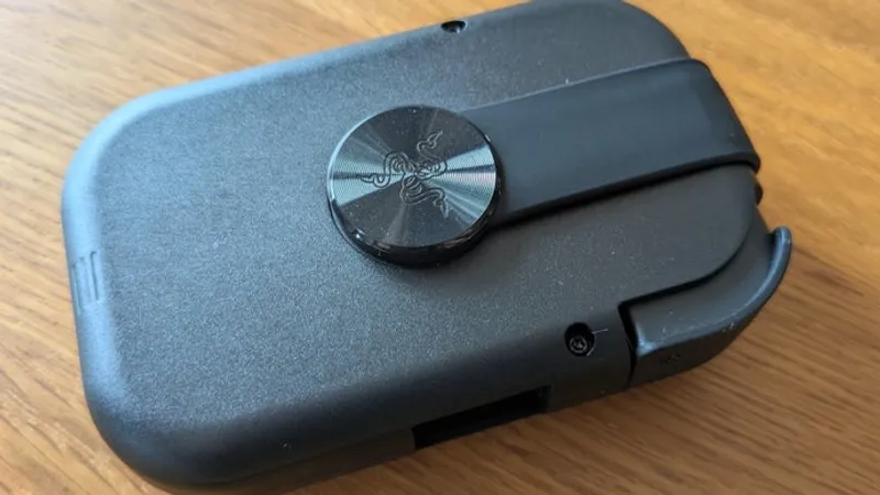 Razer Prio: Faltbarer Mobile-Controller für die Hosentasche