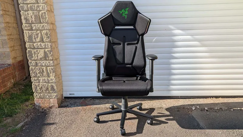 Razer Soma Chroma: Kabelloser RGB-Gaming-Stuhl vorgestellt