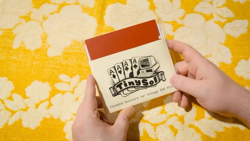 Solitaire aus dem QR-Code: TinySol schrumpft das Kartenspiel auf Mini-Format