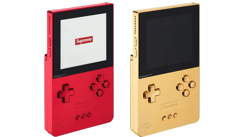 Supreme bringt den Analogue Pocket in 24K Gold und Hochglanz-Rot heraus