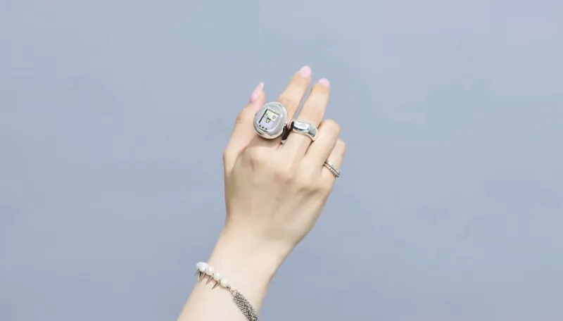 Tamagotchi Ring: Das kleinste virtuelle Haustier aller Zeiten passt auf deinen Finger