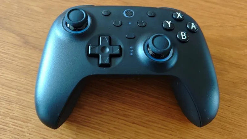 Test: 8BitDo Ultimate 2 – Die neue Messlatte für Switch 2 und PC