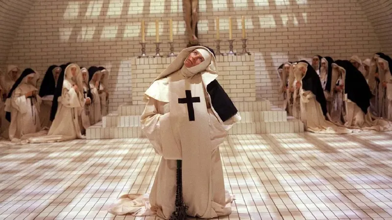 „The Devils“ kehrt zurück: Warner Bros. bricht NC-17-Abstinenz nach über 20 Jahren